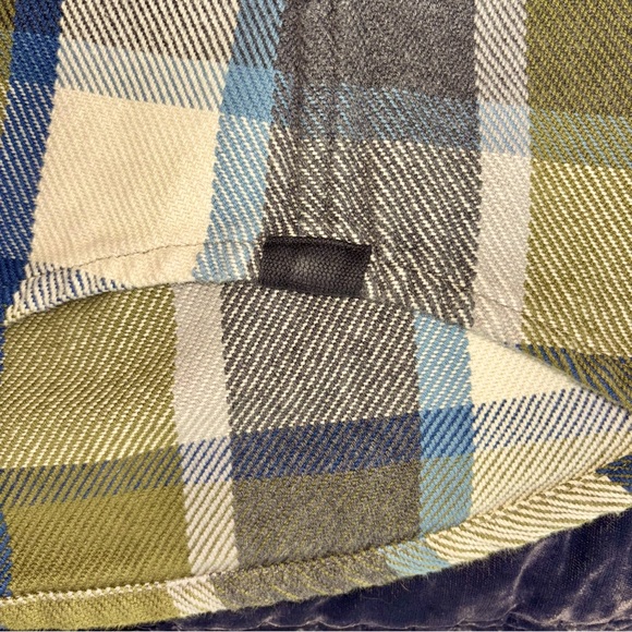 *ONE OF A KIND* Women’s XS/S Outerknown Blanket Shirt - Picture 4 of 5